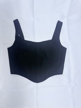 Sincerely Jules Black Structured Square-Neck Crop Top